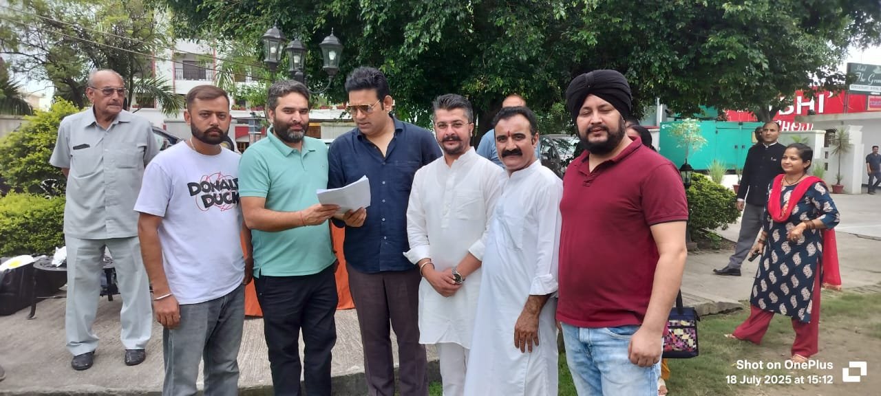पर्यटन के उत्थान और नई योजनाओं को लेकर आर.एस. बाली जी से मिले - विकास धीमानजीएसटी में बदलाव और पर्यटन विकास पर हुई महत्वपूर्ण चर्चा, बाली ने दिया सकारात्मक आश्वासन