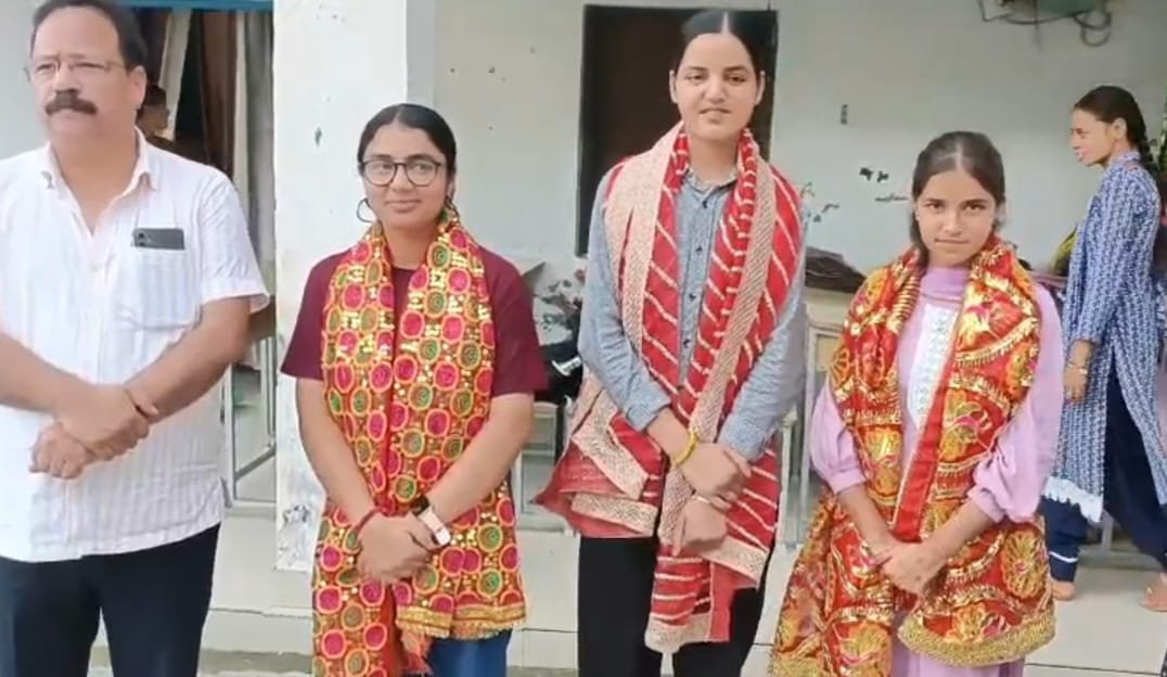 राजकीय स्नातक महाविद्यालय की तीन छात्राओं ने हिमाचल प्रदेश विश्वविद्यालय की मेरिट सूची में पाए पहला, सातवां व दसवां स्थान